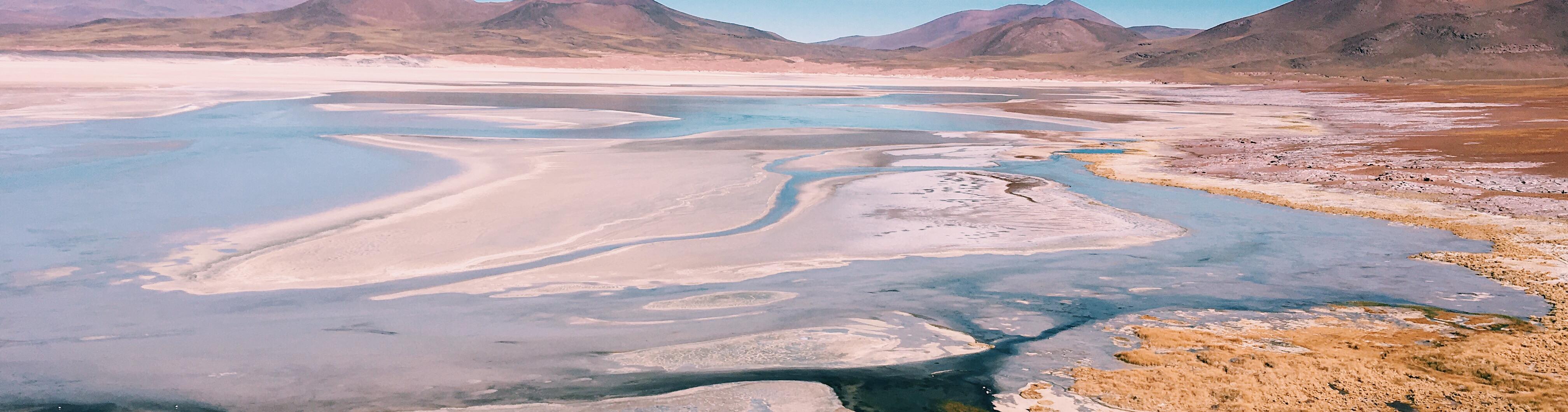 Landscape picture of a Chilean shoreline.