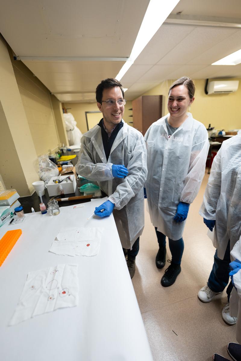 Fabio Oldoni teaching forensic science students in the lab