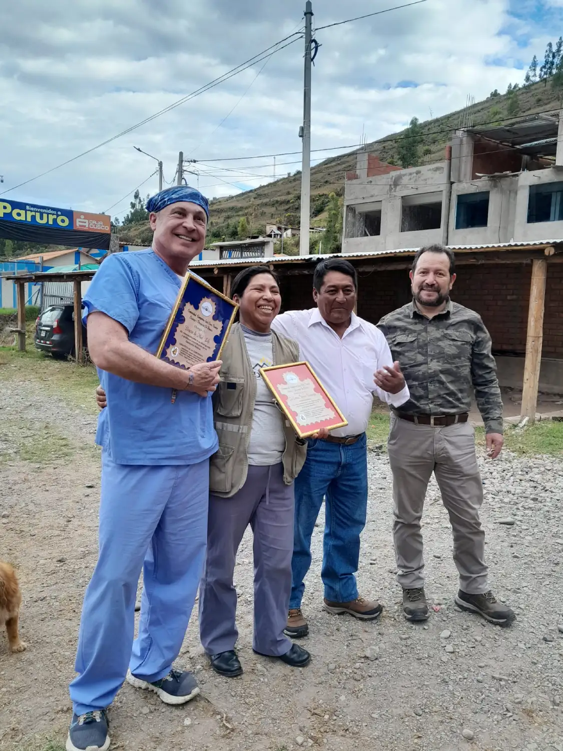 Huber with the award and Peruvian government officials.